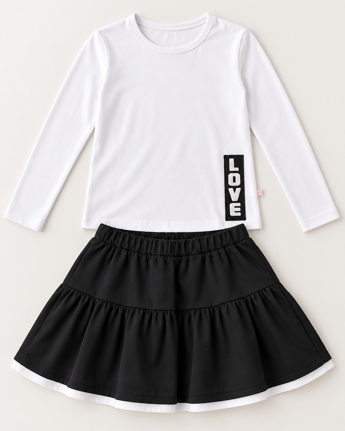 Conjunto Infantil Menina Love – Branco e Preto | 10 anos 🤍🖤