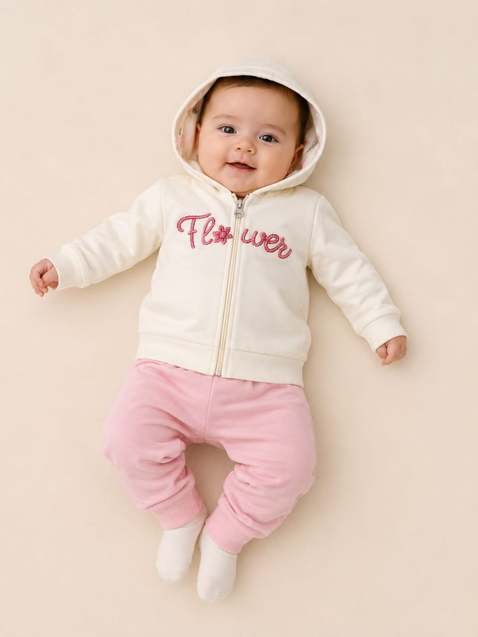 Conjunto Bebê Pequena Flor com Capuz