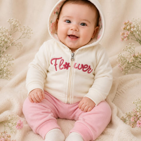 Conjunto Bebê Pequena Flor com Capuz